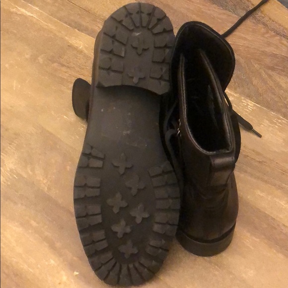 Shoes - Picture 5 of 6